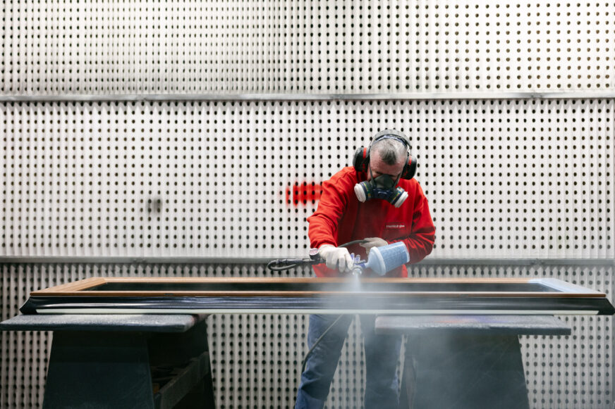 Pinefield Glass expands bespoke colour offering with personalised spray paint service
